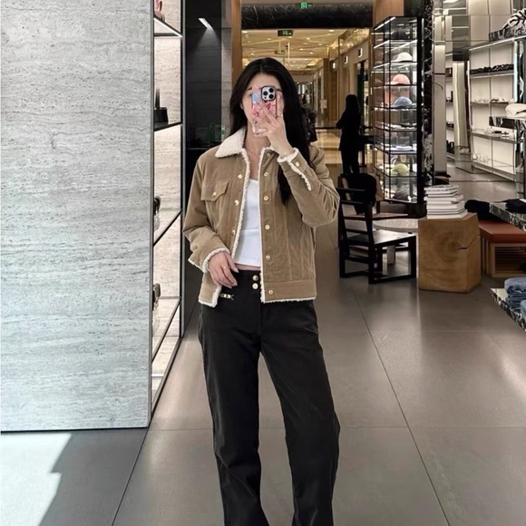 Authentic Celine White Sherpa Collar Jacket - Picture 7 of 7